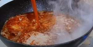 煮込みハンバーグ