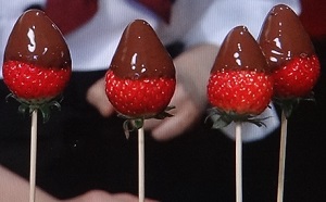 フルーツブーケ イチゴにディップ