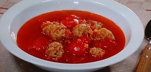 パプリカと鶏団子のトマトスープ