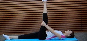 太ももの裏側のストレッチ