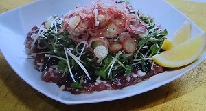 奥薗流！ニンニクと海苔のお刺身サラダ