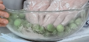 さしすカリカリ梅干し