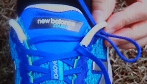 靴ひもダブルアイレットの結び方