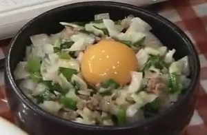 かさまし餃子丼