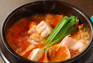 【土曜はナニする】韓国プデチゲのレシピ！小林まさみ：世界の鍋料理