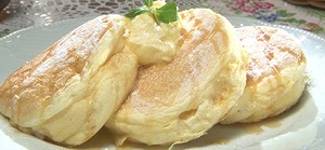 【ラヴィット】ふわふわパンケーキのレシピ！（FLIPPER’S）をホットケーキで再現：横田真悠
