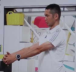 猫背解消、菱形筋トレーニング