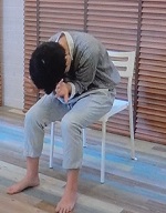 腹ぺタうずくまり呼吸