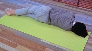 腹ぺタうずくまり呼吸