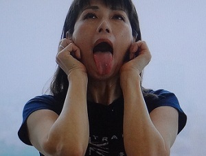 耳たぶくるくる体操