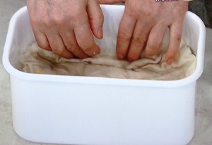 ぬか袋でぬか漬け