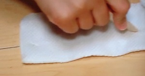 フローリングの隙間を掃除