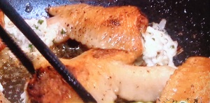 手羽先の香草クリームチーズ詰め