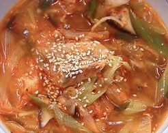 さば缶とキムチの韓国風スープ