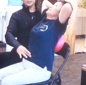 姿勢を正すストレッチ ケアティラピス