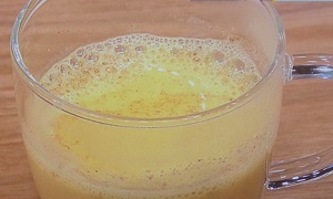 豆乳ターメリックラテ