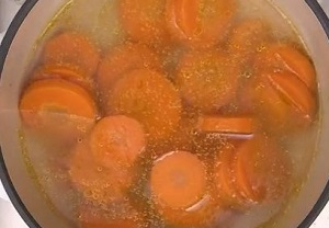 にんじんの塩スープ