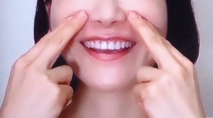 鼻下ほぐしマッサージ