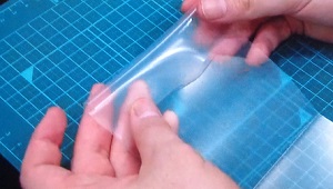 クリアファイルでマスク