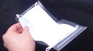 クリアファイルでマスク