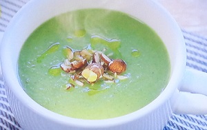 土曜は何（ナニ）する ：免疫力アップ&ダイエットスープのレシピ！小松菜の味噌チーズ！あつしの魔法のスープ