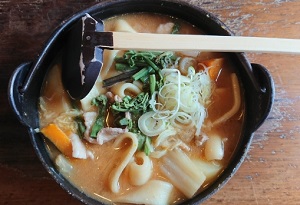 バナナマンせっかくグルメ：秋田長屋酒場のしょっつる鍋のお店！なまはげも