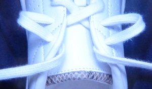 スニーカーの結び方