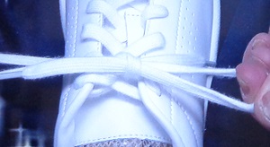 スニーカーの結び方