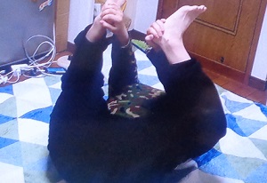 股関節を柔らかくするストレッチ